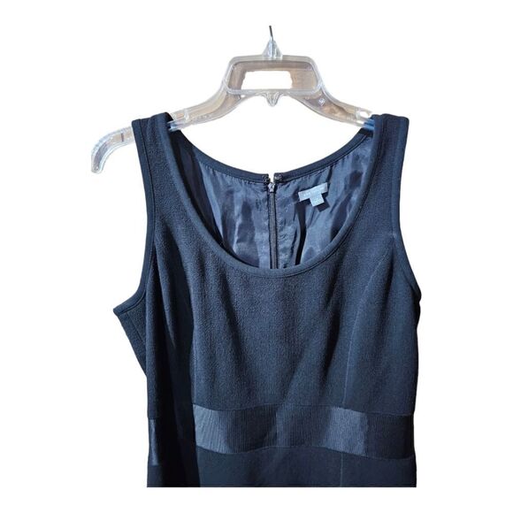 ANN TAYLOR Black Sheath Dress with Back Waist Bow Accent Slimming - Size 10 - Picture 3 of 7